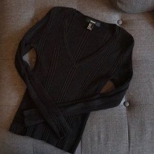 V neck sweater